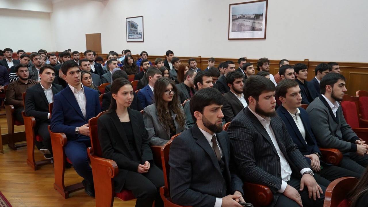 Состоялось второе заседание Молодёжного парламента при Собрании депутатов города Махачкалы под руководством председателя Алигалбца Гусейнова Состоялось второе заседание Молодёжного парламента при Собрании депутатов города Махачкалы под руководством председателя Алигалбца Гусейнова