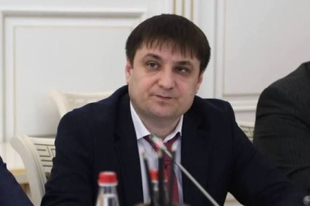 Руководитель администрации главы и правительства Дагестана Махач Омаров указом Владимира Путина награжден медалью ордена «За заслуги перед Отечеством» ІІ степни