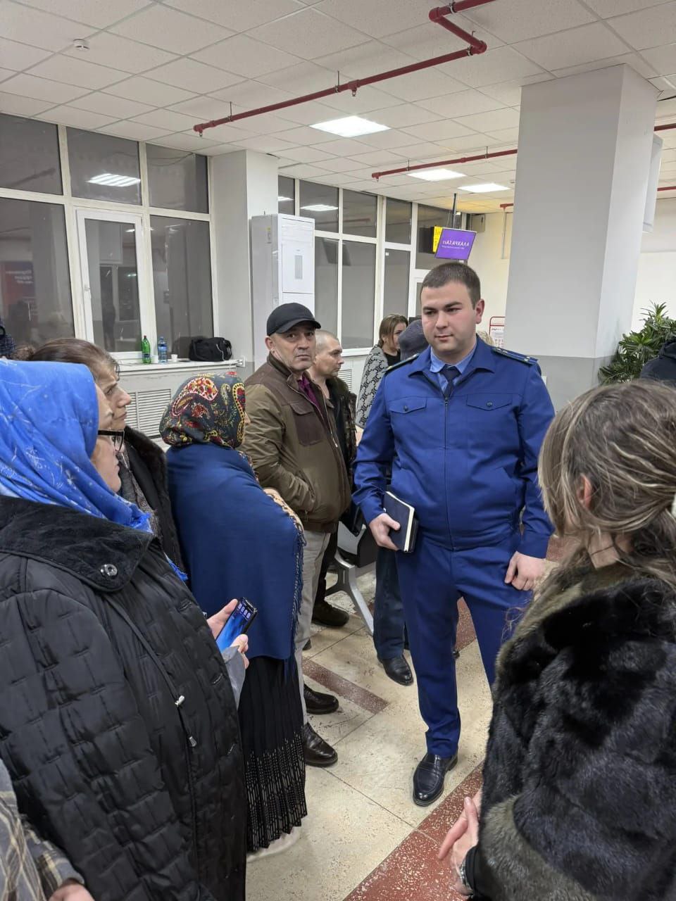 Южной транспортной прокуратурой контролируется соблюдение прав пассажиров в связи с задержками рейсов в аэропорту Махачкала