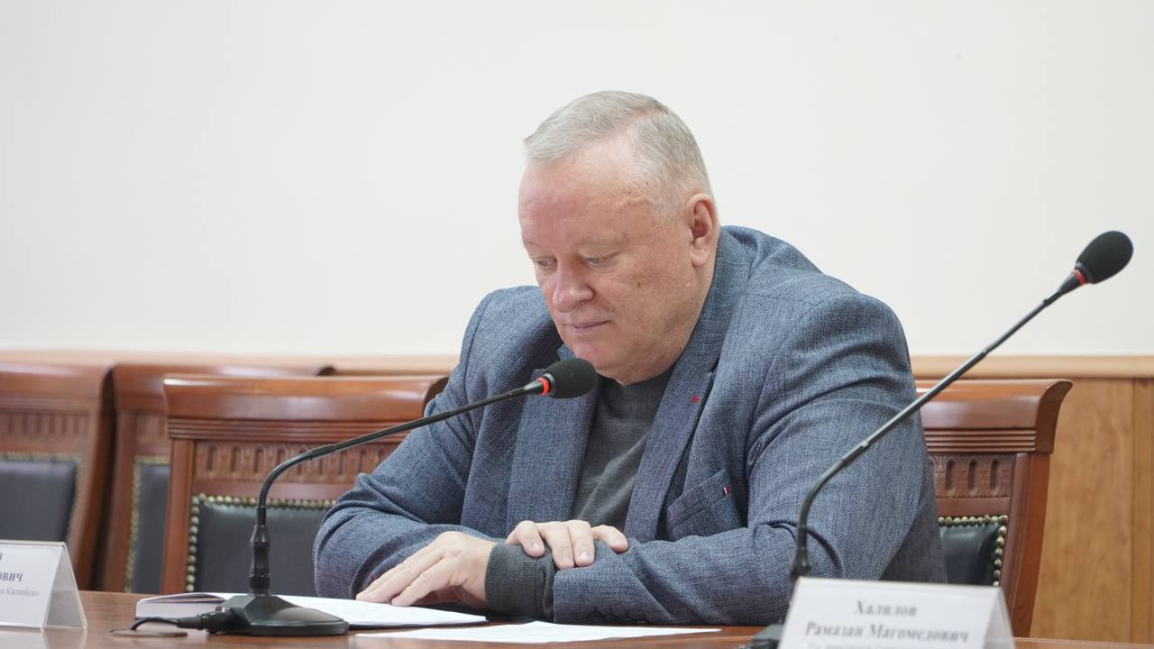 В Каспийске прошло аппаратное совещание под руководством главы города