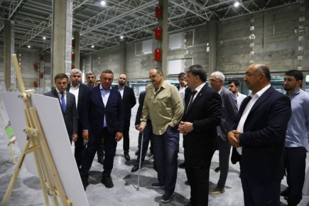 Джамбулат Салавов: Сегодня во главе с Сергеем Алимовичем осмотрели ход реализации одного из крупнейших складских проектов в России — склада Ozon