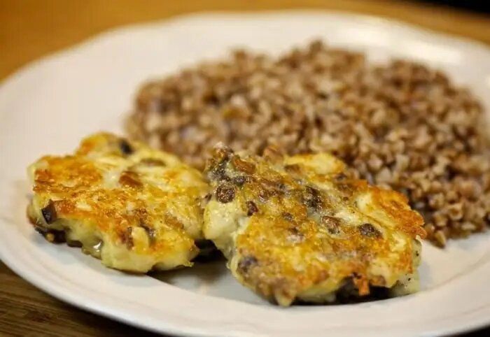 Куриные котлеты с кабачками: легкое и вкусное решение для обеда