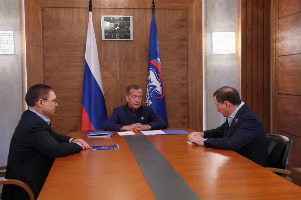 Дмитрий Медведев поддержал кандидатуру председателя Народного Собрания Республики Дагестан на должность секретаря реготделения Единой России