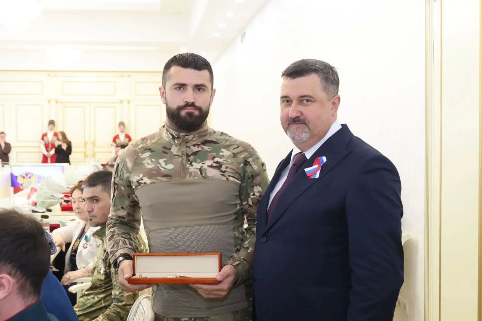 Фёдор Щукин вручил государственные награды участникам СВО и передал слова благодарности бойцам