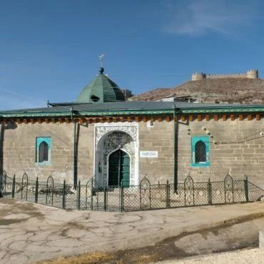 Мавзолей Султан-шейх-эмира в селе Мишлеш официально поставлен на государственный кадастровый учет!
