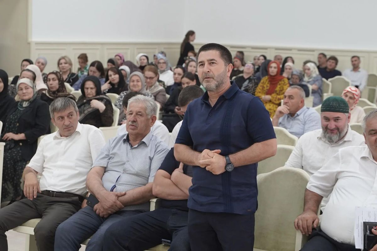 В Кизилюрте прошёл выездной обучающий семинар обучающий семинар для представителей муниципальных учреждений образования, культуры, спорта и АТК