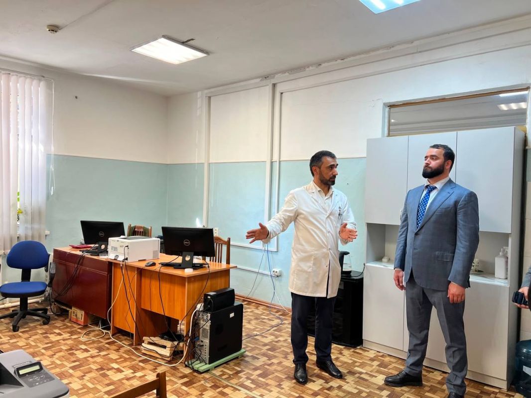 Врио министра Алиомар Ахмедов провел обход в подразделениях Республиканской психиатрической больницы в г. Буйнакске