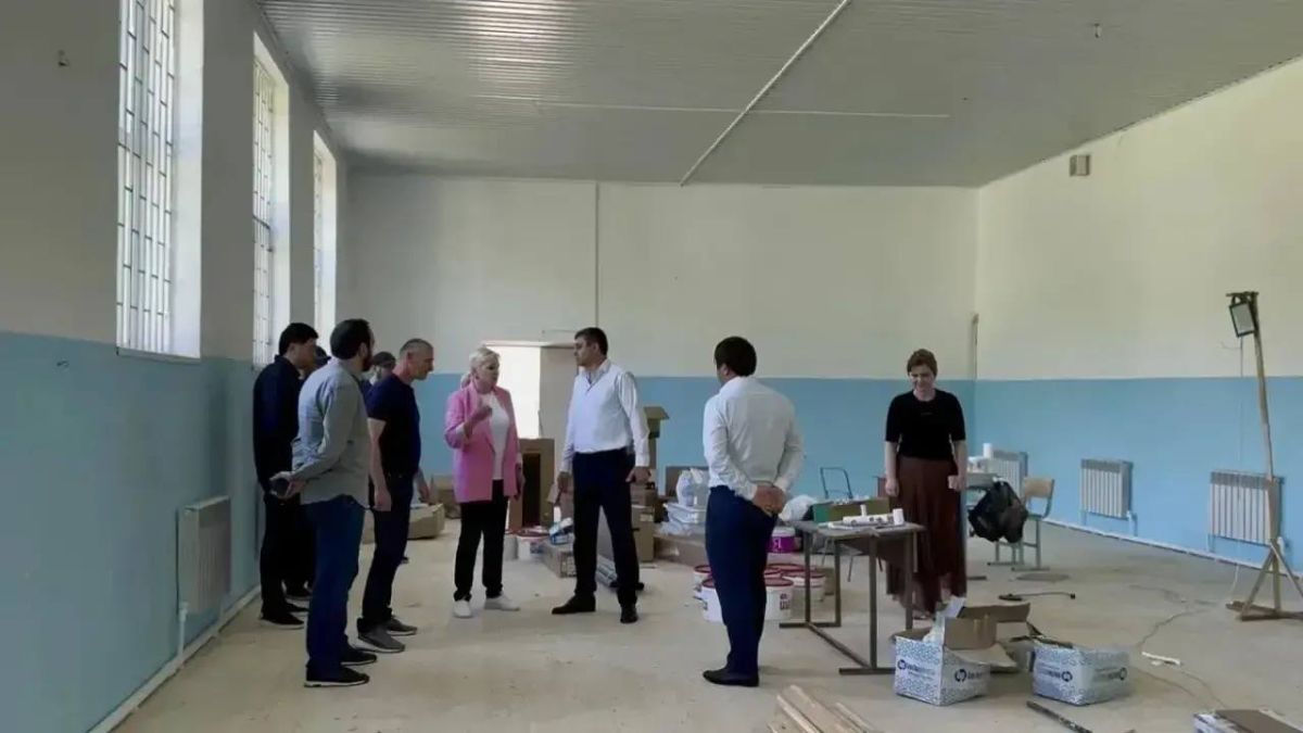 Елена Павлюченко проинспектировала ход капремонта трех школ в Буйнакском районе