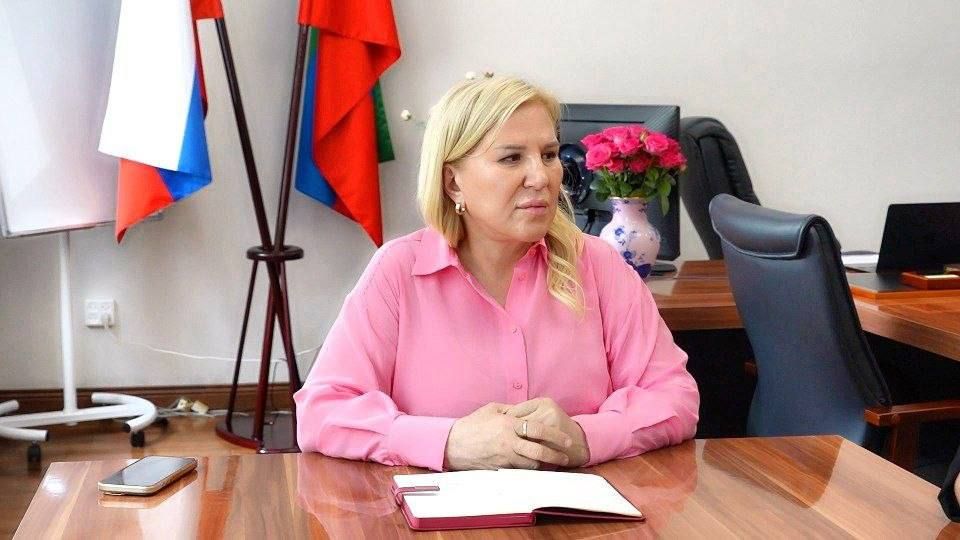 Шаганэ Баймурзаева встретилась с вдовой участников СВО