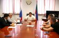 Заместитель министра спорта РД Будун Будунов провел рабочее совещание с представителями Российского футбольного союза — начальником отдела развития инфраструктурных проектов Дмитрием Романниковым и главным специалистом...