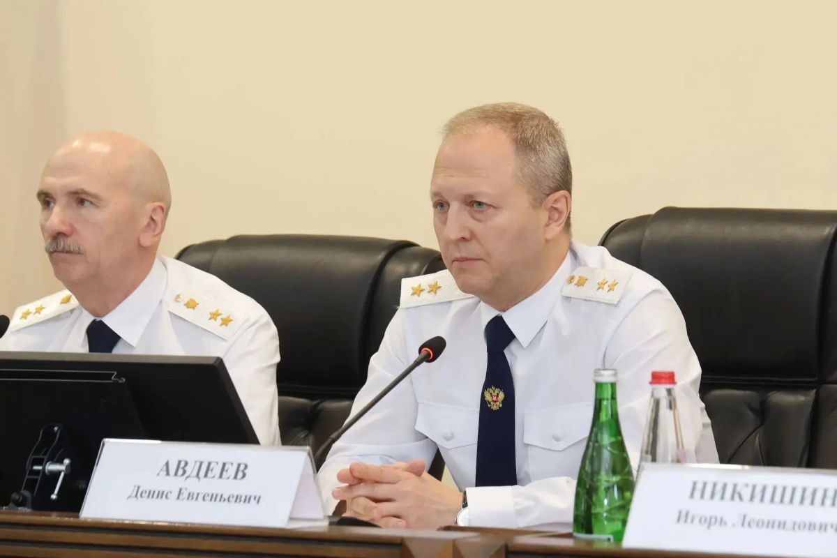 Новый прокурор Дагестана Денис Авдеев обозначил приоритеты: надзор за устранением последствий паводков и борьба с коррупцией