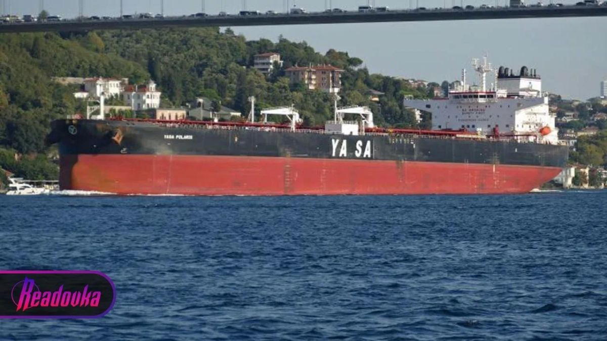 Танкер с нефтью американской компании атаковали дроны в Черном море