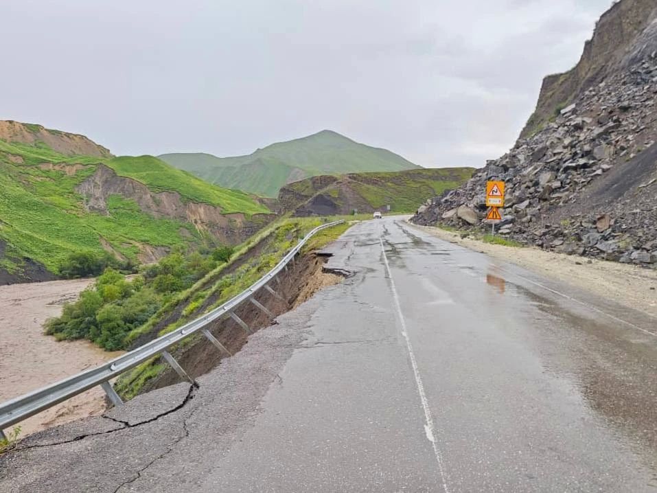 В Лакском и Гергебильском районах произошли обвалы дорог