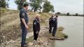 Спасатели МЧС Дагестана проводят работу по обеспечению безопасности жителей прибрежной зоны в Кизилюртовском районе