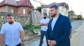 На улице Абу-Бакара ведутся работы по прокладке водопроводной трубы