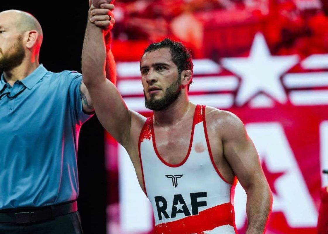 Разамбек Жамалов с победы дебютировал в лиге RAF!