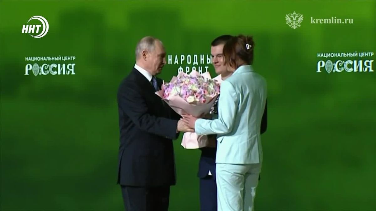 Путин наградил дагестанца, спасшего 23 человека во время паводка