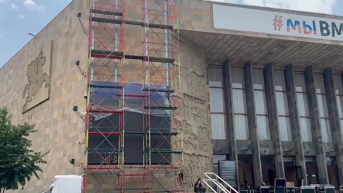 Русский театр в Махачкале продолжают оснащать современным оборудованием