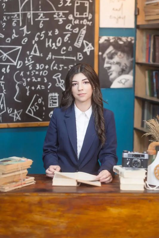 Камилла Эскерова, выпускница школы №19, набрала максимальные 100 баллов на ЕГЭ по литературе, став шестым стобалльником в Дербенте в этом году
