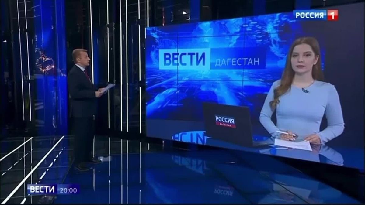 В эфире федеральных «Вестей» наша ведущая Хатима Нисредова рассказала о том как сегодня в Махачкале «Золотую Звезду» и грамоту родителям Героя России Исы Абдулхалимова передали врио главы Дагестана Фёдор Щукин и командующий...
