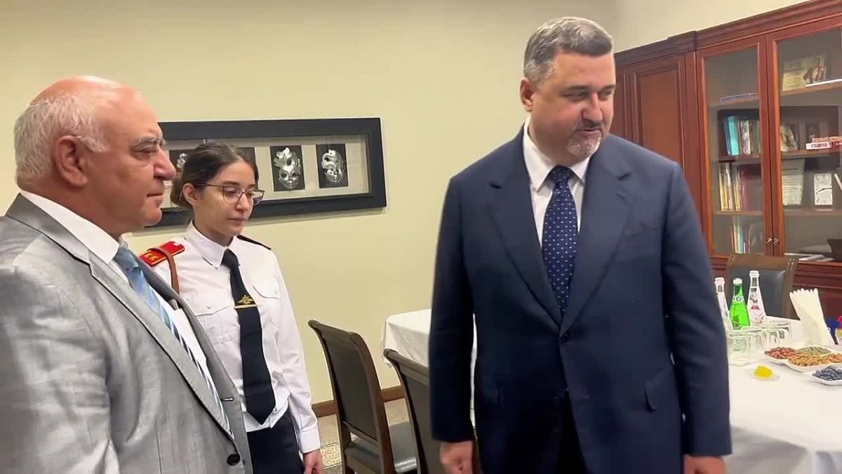 Гюльмира Халифатова получила награду от главы Дагестана за рекордный ЕГЭ