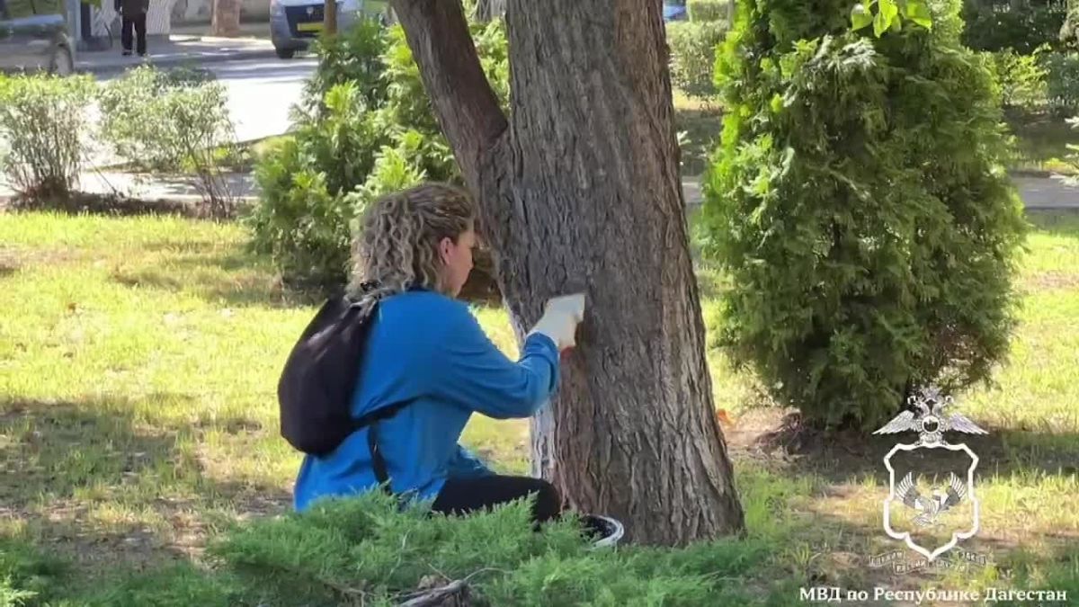 Завтра в Махачкале на улице Магомедтагирова откроют памятник погибшему министру внутренних дел Дагестана, генерал-лейтенанту милиции Адильгерею Магомедтагирову