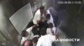 Момент падения лифта с людьми в Махачкале попал на камеры