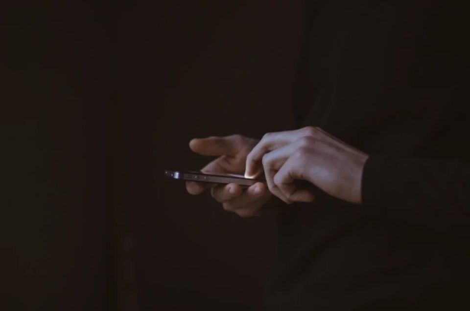 Как правильно дезинфицировать смартфон: советы эксперта