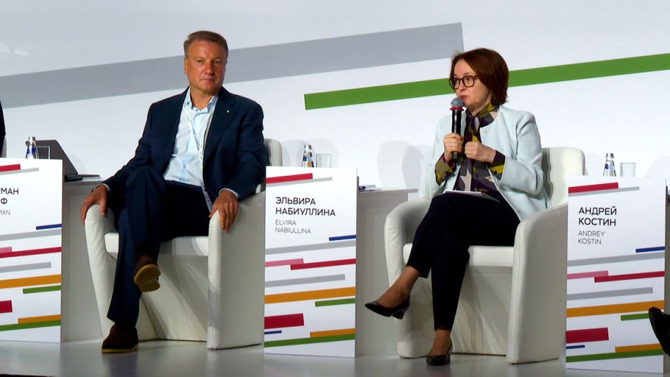 Как россияне теряют интерес к депозитам: что происходит с сбережениями?