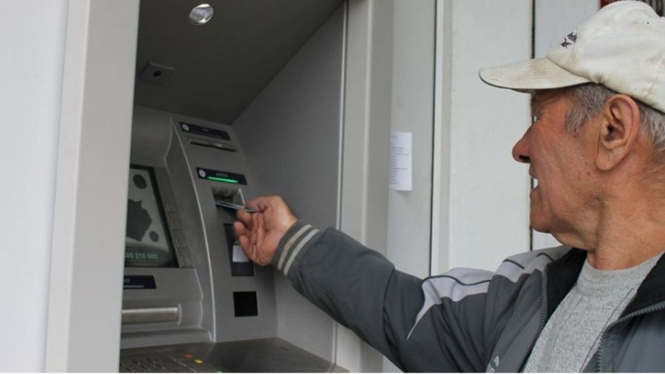 Почему пожилым людям выгоднее немедленно снимать пенсию: мнения экспертов