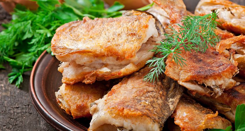 Как жарить рыбу без брызг и запаха: простые трюки для уютной кухни