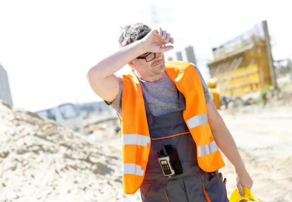 Как слесарь бросил вызов жаре и победил завод в суде за свои права