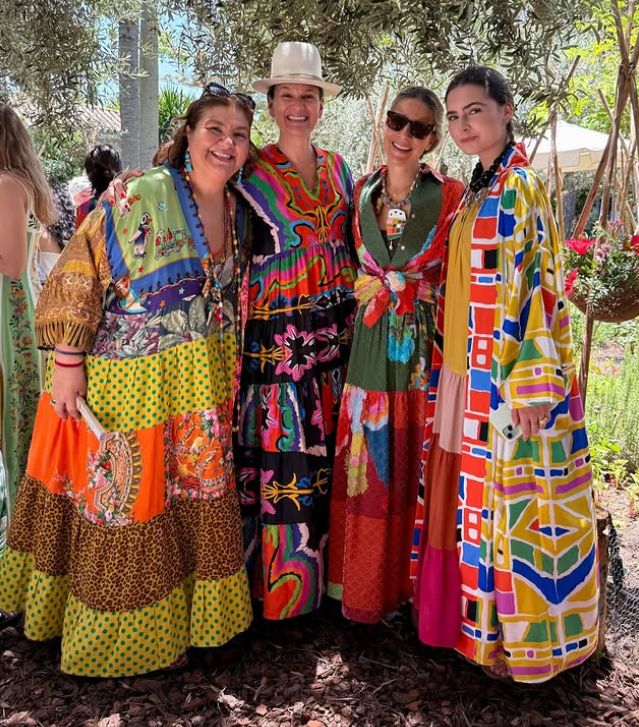 Рианна Куноу: как яркие платья из Греции завоевывают мир моды