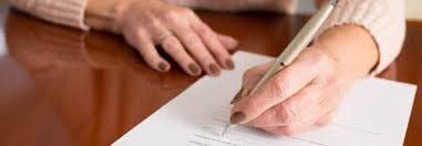 Пожилые люди под ударом: как избежать потери жилья