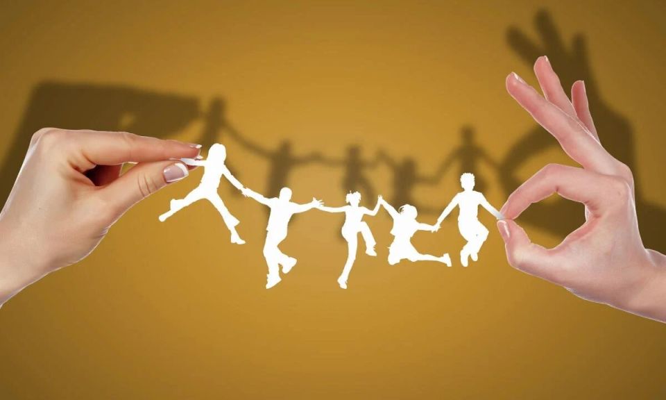 Неожиданная тайна: мужчина находит сестру, о которой не знал, и сталкивается с семейной драмы