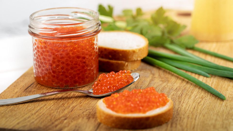 Как отличить настоящую икру от подделки: простой совет профессионального шеф-повара