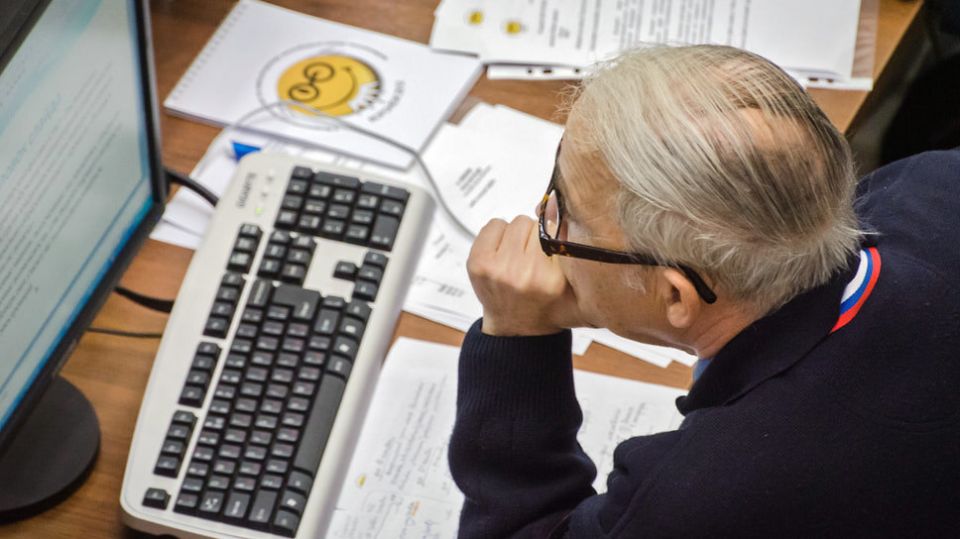 Доля пожилых работников на рынке труда России уверенно растет