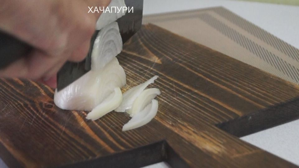 Секреты бабушкиного шашлыка: как приготовить вкуснейшее мясо на сковороде