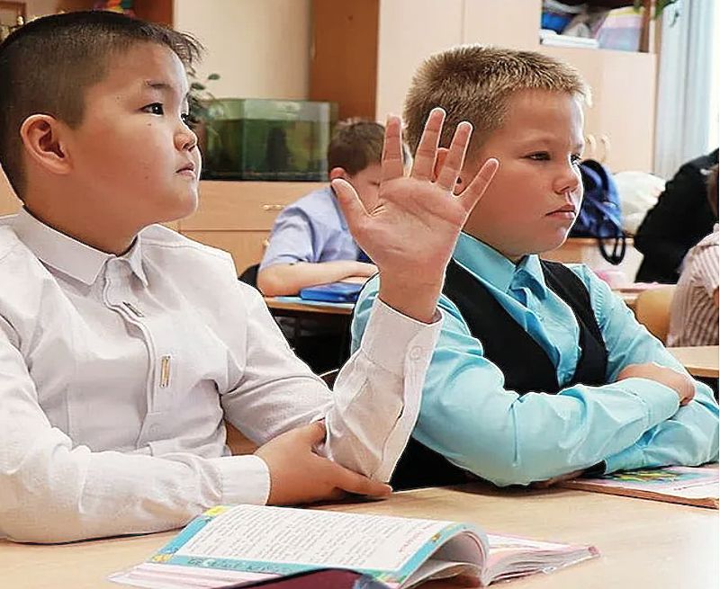 Иностранные дети теперь будут учиться в российских школах за деньги