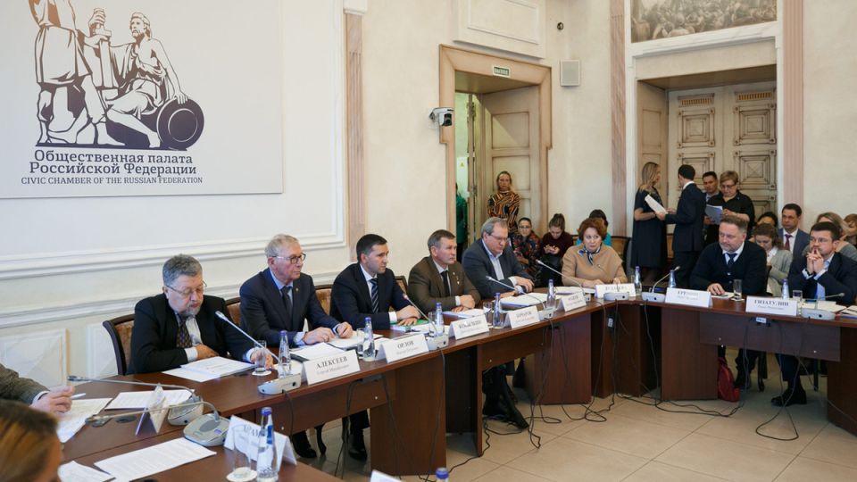 Как изменятся пособия и пенсии в России в 2026 году