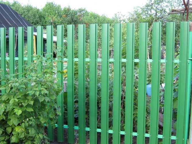 Как справиться с соседскими спорами о заборе: советы и правовые нюансы