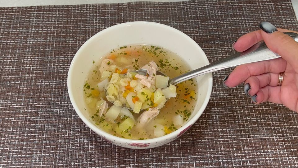 Куриный суп с макаронами ракушками