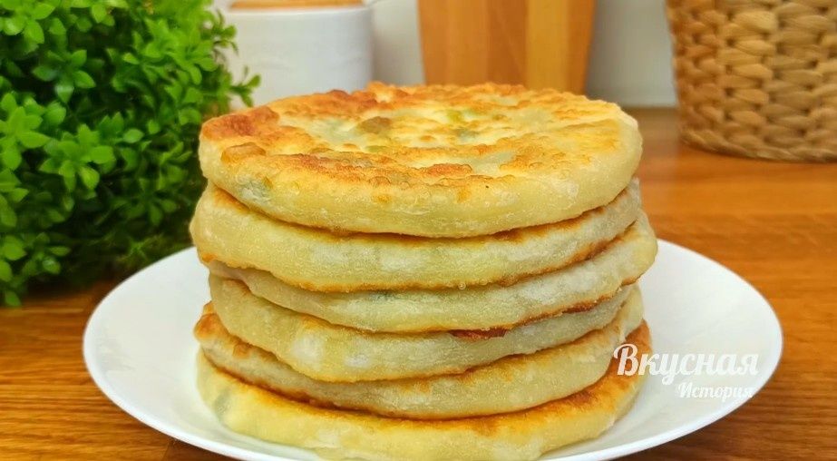 Теплые зимние лепешки с начинкой: Быстрый и вкусный завтрак для всей семьи