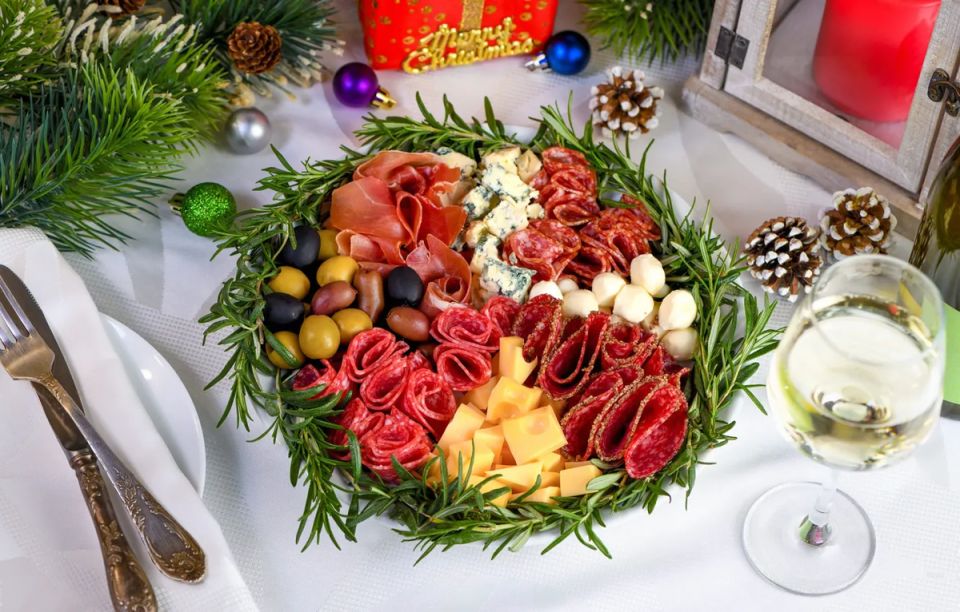 Как организовать идеальный новогодний стол: секреты, которые удивят ваших гостей