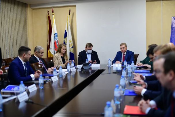 Пенсии госслужащих в России: цифры, которые удивляют