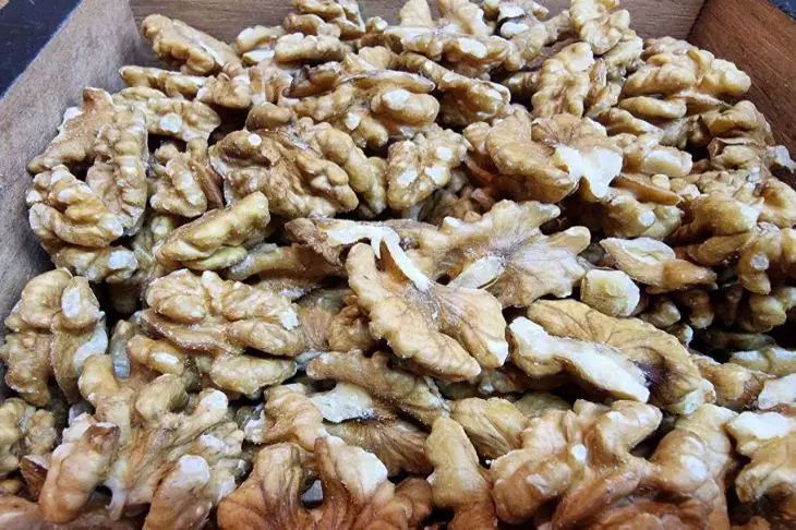 Орехи: в чем настоящая польза и скрытый вред для тех, кто следит за фигурой