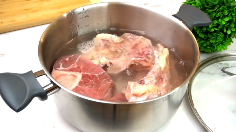 Как всего за 30 минут превратить жесткое мясо в нежное угощение