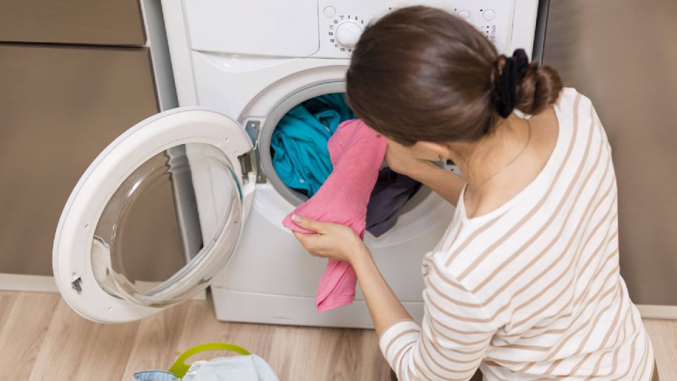 Вернут цвет застиранной одежде: используйте эти два копеечных продукта