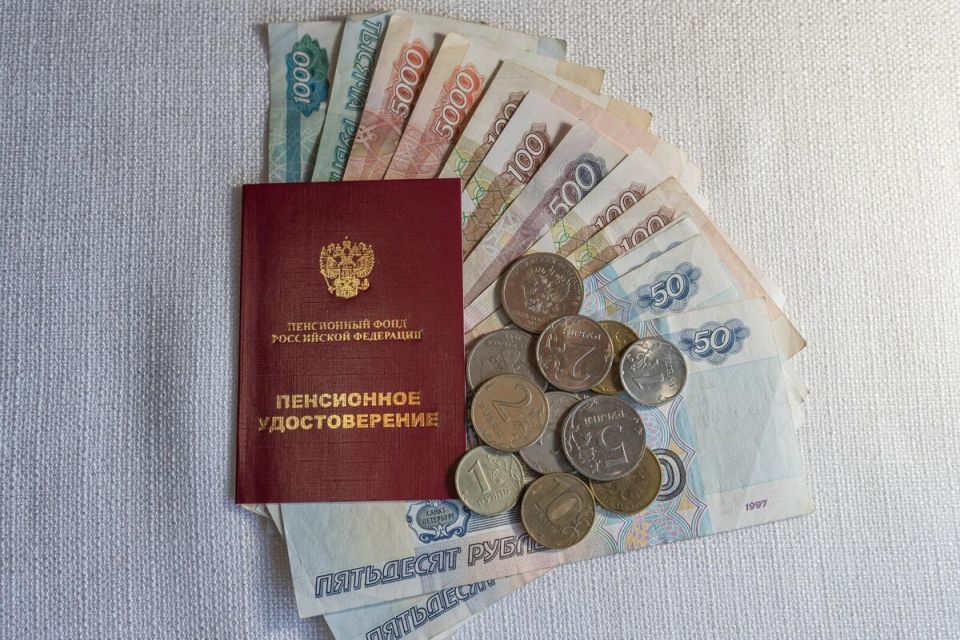 Пенсионеры в поисках субсидий: какие выплаты требуют заявления?