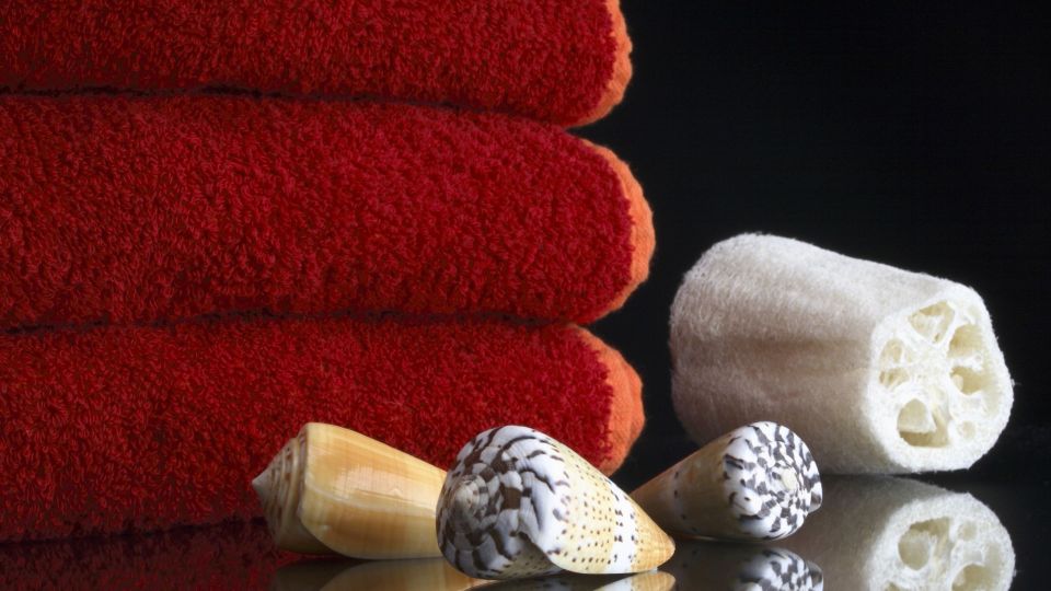Это чудо-средство «убьет» запах сырости на полотенце: записывайте рецепт